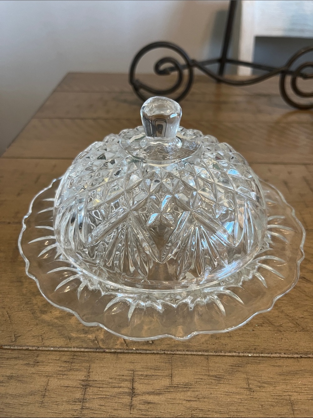 Vintage Clear Glass Anchor Hocking Prescut Round Covered Butter Dish ￼